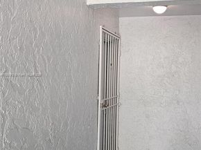 1090 NE 129th St 205, North Miami FL 33161