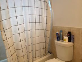 1090 NE 129th St 205, North Miami FL 33161