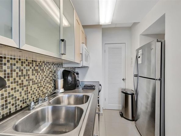 100 Lincoln Rd 417, Miami Beach FL 33139
