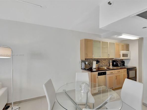 100 Lincoln Rd 417, Miami Beach FL 33139