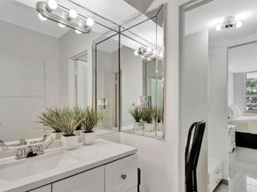 100 Lincoln Rd 417, Miami Beach FL 33139