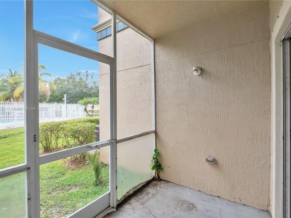 1103 Golden Lakes Blvd 1013, West Palm Beach FL 33411
