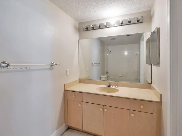1103 Golden Lakes Blvd 1013, West Palm Beach FL 33411