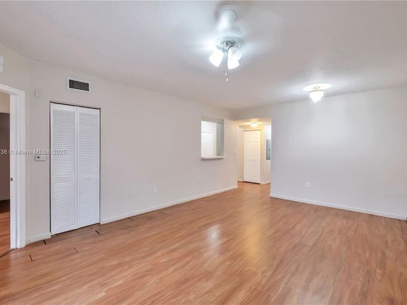 1103 Golden Lakes Blvd 1013, West Palm Beach FL 33411