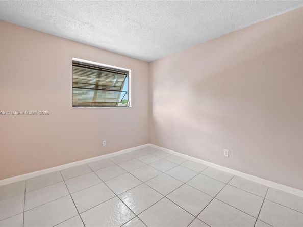 1178 NW 122nd Terrace, Pembroke Pines FL 33026