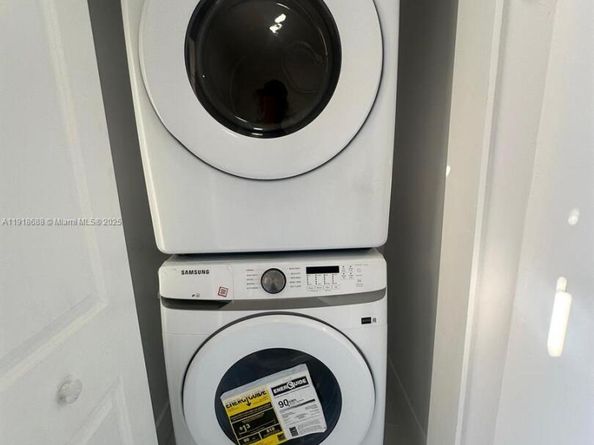 2041 NW 190th TERRACE, Miami Gardens FL 33056