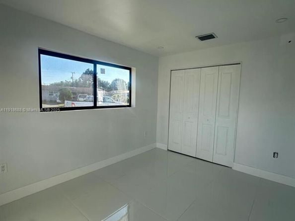 2041 NW 190th TERRACE, Miami Gardens FL 33056