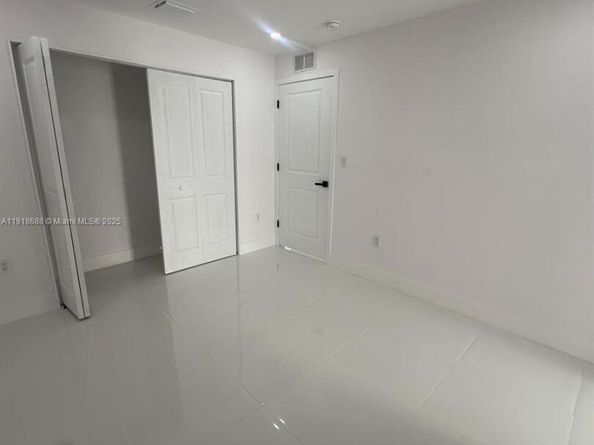 2041 NW 190th TERRACE, Miami Gardens FL 33056