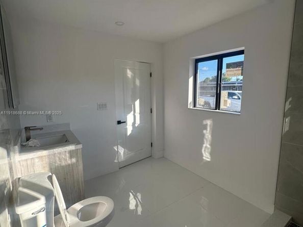 2041 NW 190th TERRACE, Miami Gardens FL 33056