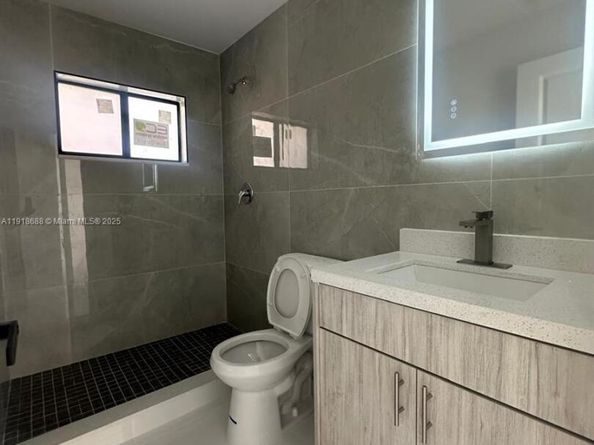 2041 NW 190th TERRACE, Miami Gardens FL 33056