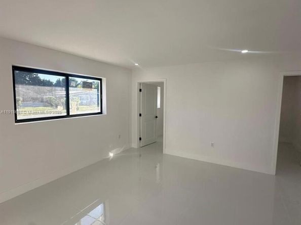 2041 NW 190th TERRACE, Miami Gardens FL 33056