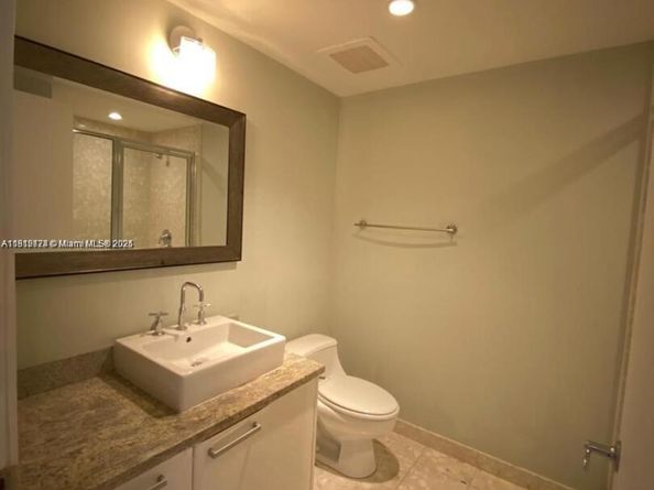 185 SW 7th St 3306, Miami FL 33130