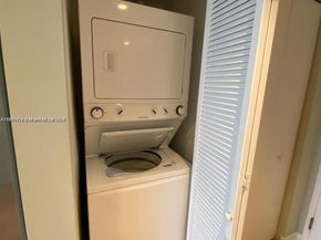 185 SW 7th St 3306, Miami FL 33130