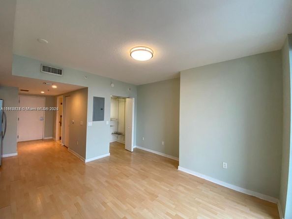 185 SW 7th St 3306, Miami FL 33130