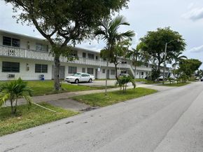 100 NW 204th St 3, Miami Gardens FL 33169