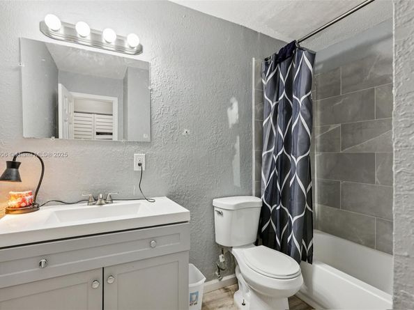 2117 E Bond Dr 1, West Palm Beach FL 33415