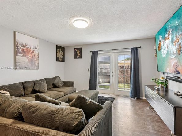 2117 E Bond Dr 1, West Palm Beach FL 33415