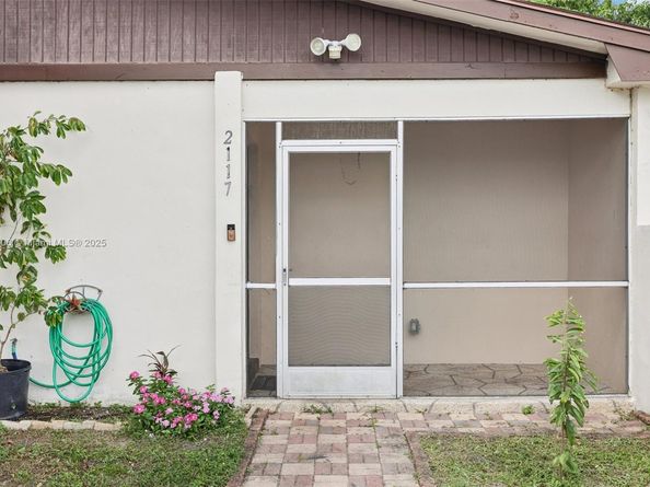 2117 E Bond Dr 1, West Palm Beach FL 33415