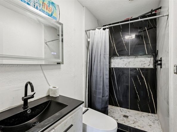 2117 E Bond Dr 1, West Palm Beach FL 33415