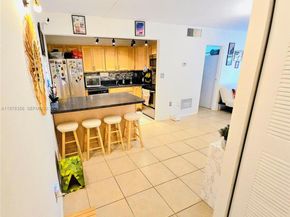 5767 Washington St F2, Hollywood FL 33023