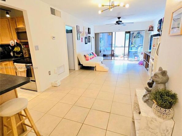 5767 Washington St F2, Hollywood FL 33023