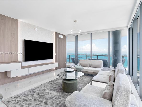 700 NE 24th ST 5407, Miami FL 33137