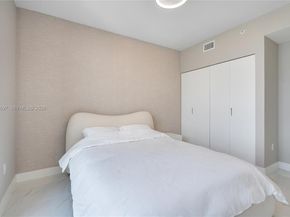 700 NE 24th ST 5407, Miami FL 33137