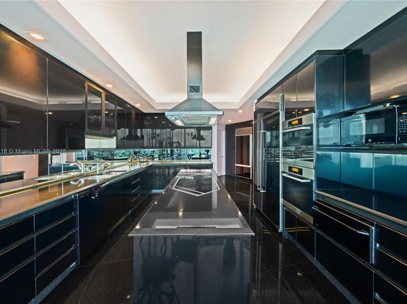 300 S Pointe Dr TH 3103, Miami Beach FL 33139