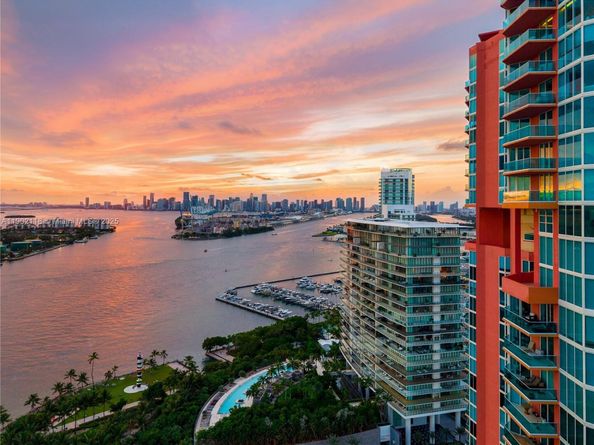 300 S Pointe Dr TH 3103, Miami Beach FL 33139