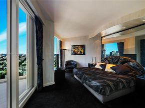 300 S Pointe Dr TH 3103, Miami Beach FL 33139