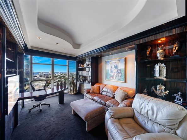 300 S Pointe Dr TH 3103, Miami Beach FL 33139