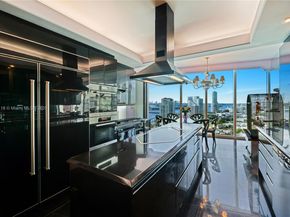 300 S Pointe Dr TH 3103, Miami Beach FL 33139