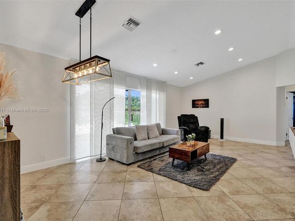 3833 NW 107th Way, Sunrise FL 33351