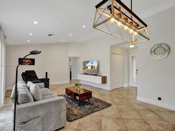 3833 NW 107th Way, Sunrise FL 33351