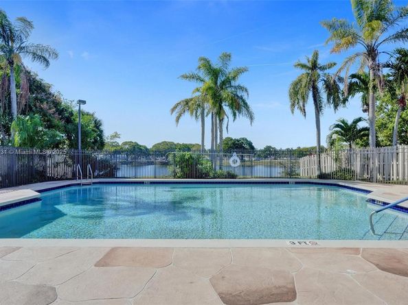 3833 NW 107th Way, Sunrise FL 33351