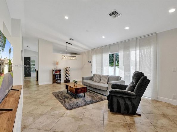 3833 NW 107th Way, Sunrise FL 33351