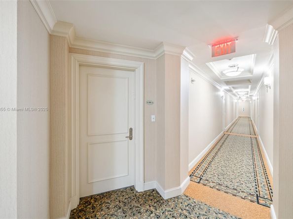 19900 E Country Club Dr 816, Aventura FL 33180