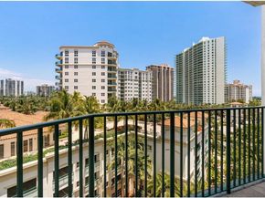 19900 E Country Club Dr 816, Aventura FL 33180