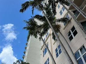 19900 E Country Club Dr 816, Aventura FL 33180