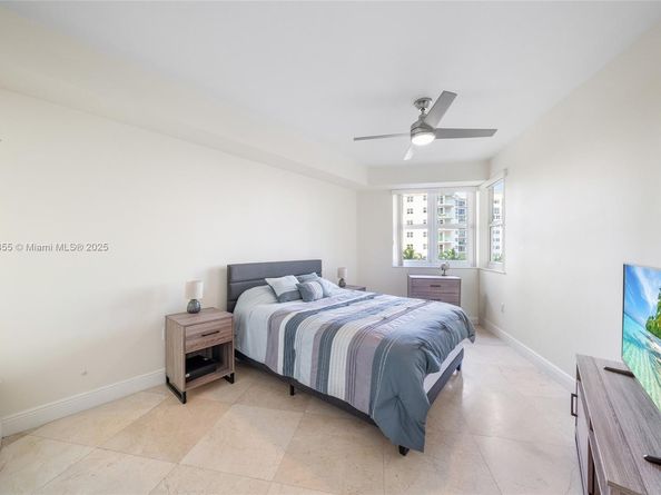 19900 E Country Club Dr 816, Aventura FL 33180