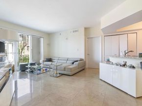 19900 E Country Club Dr 816, Aventura FL 33180