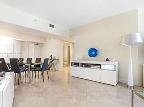 19900 E Country Club Dr 816, Aventura FL 33180