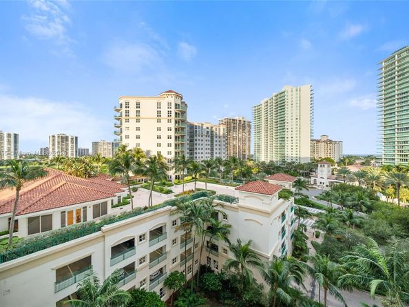 19900 E Country Club Dr 816, Aventura FL 33180