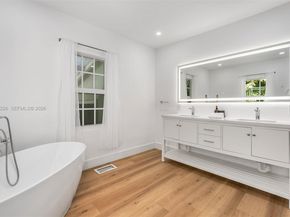 3951 Park Dr, Miami FL 33133