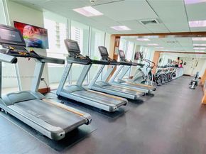 41 SE 5th St 2008, Miami FL 33131