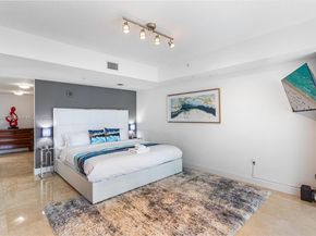 41 SE 5th St 2008, Miami FL 33131