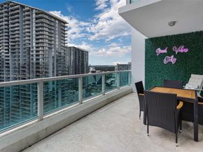 41 SE 5th St 2008, Miami FL 33131