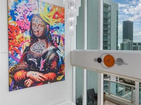 41 SE 5th St 2008, Miami FL 33131