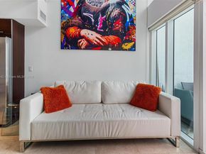 41 SE 5th St 2008, Miami FL 33131