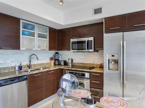 41 SE 5th St 2008, Miami FL 33131